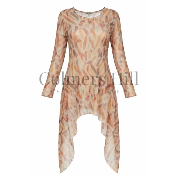 Kozan Mandy Tunic in the abstract and painterly Trio print. Made of a fine mesh fabric, it is semi-sheer