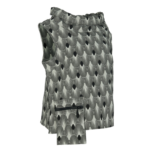 Kozan Aris Vest Top in the monochrome Geisha print is a stylish statement with its funnel neck collar, patch pocket hanging below the bottom hem.